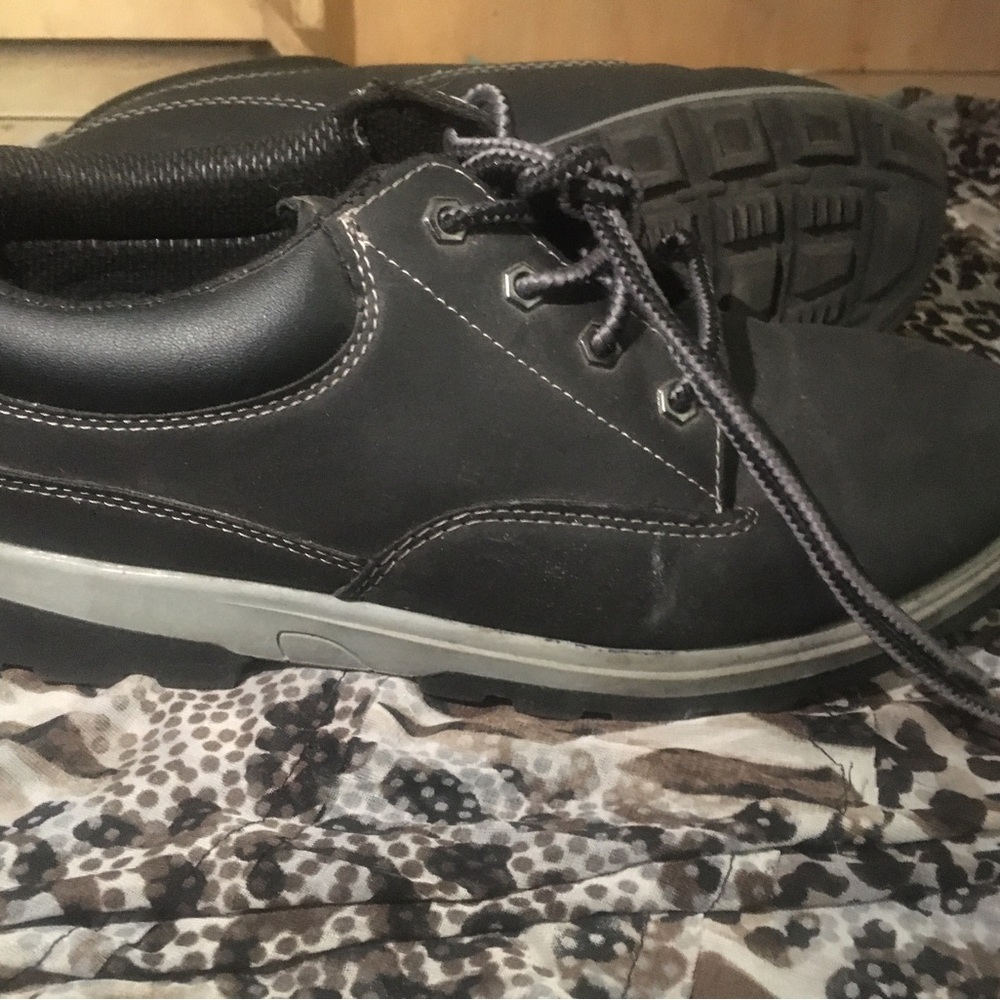 Classic Men's Lace-Up Work Shoes in Black